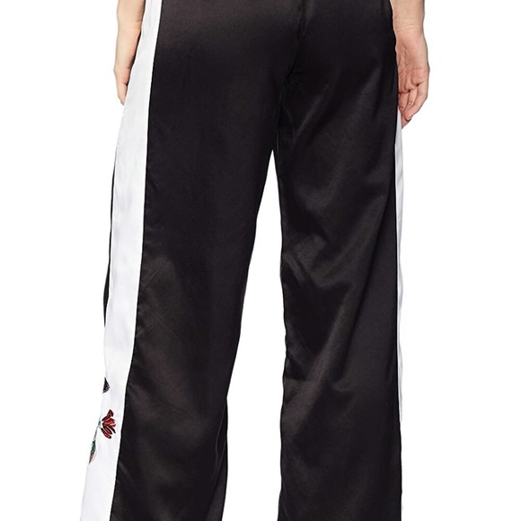 PUMA Women's Premium Archive T7 Pants - Picture 5 of 8